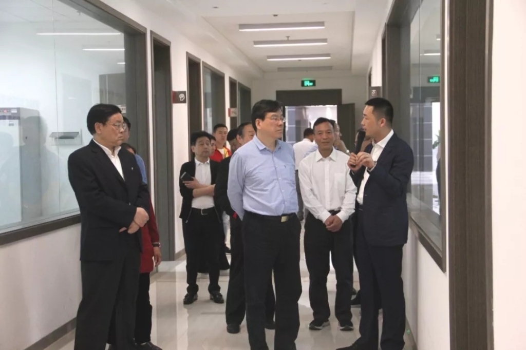 湖南省政協副主席、湖南省工商聯主席張健帶隊來到湖南賓之郎食品科技有限公司調研